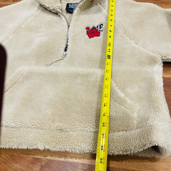 Empyre Sherpa Teddy Pullover MediumRose
Embroidered Emma Chamberlain Cozy Grunge - Picture 6 of 8